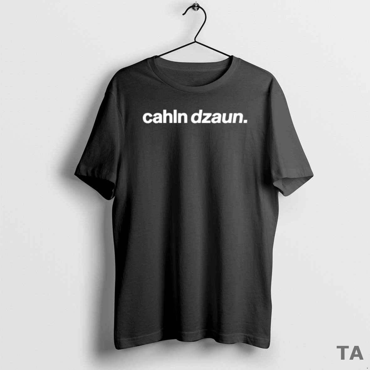 Top Laura Ramoso Wearing Cahln Dzaun T Shirt Sweater