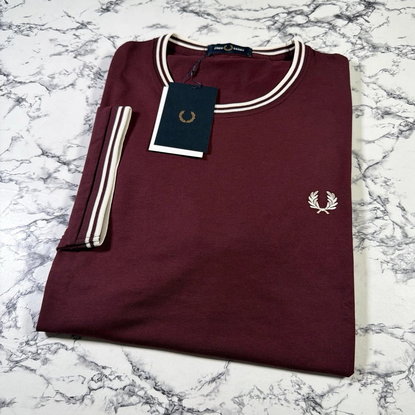 FRED PERRY Mens Oxblood Twin Tipped T Shirt SIZE LARGE M1588V 64A BNWT