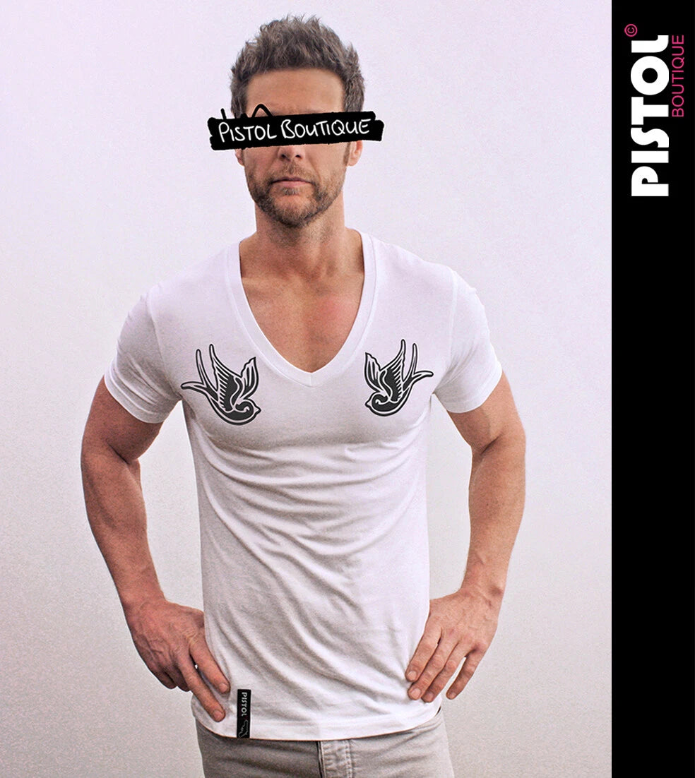 Pistol Boutique Herren Slim Fit Weißes Tattoo Deep V-Neck T-Shirt mit Motiv